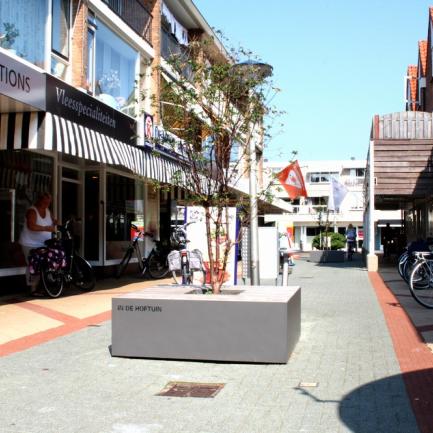 bank in shopping center Katwijk, measured street furniture Bureau Stoep